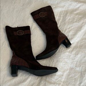 Chic Dark Brown Heeled Boots